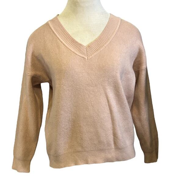 Uniqlo V-Neck Ribbed Knit Pull On Sweater Sz M Tan Beige Preppy Academia Cozy - Picture 1 of 7